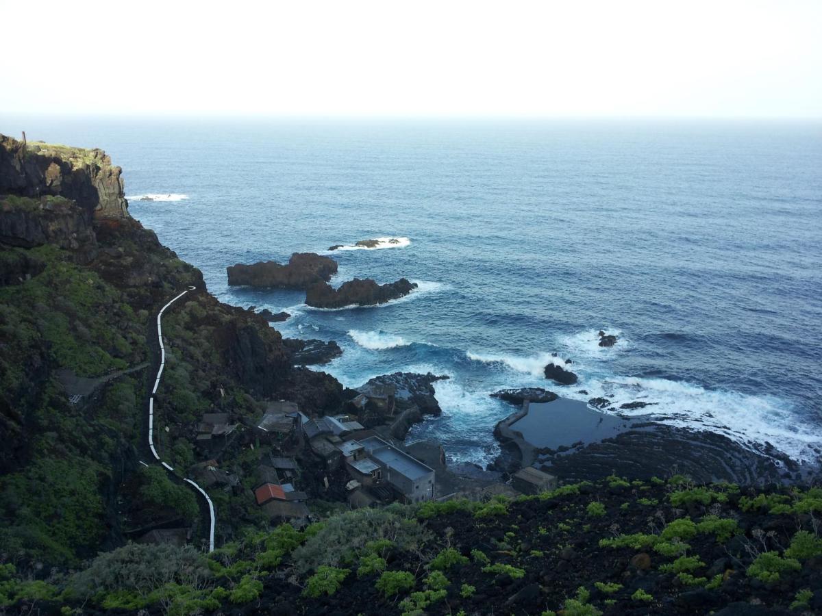 Pozo De Las Calcosas - El Hierro Exterior photo